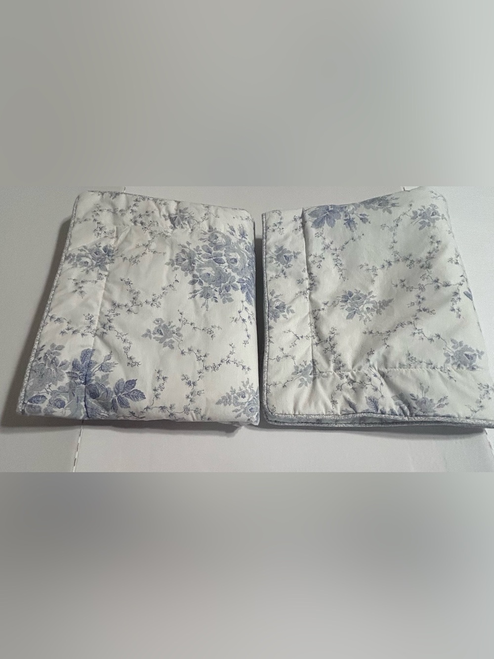Vintage Laura Ashley 2 Standard Pillow Shams White/Blue Floral Quilted